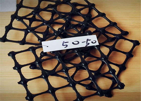 Chiny 50-50 kn / m Geogrid Reinforcing Fabric PP Biosxial Geogrid Mesh aperture 3-4cm dostawca